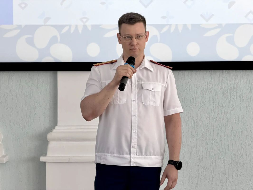 Сотрудники регионального следственного управления приняли участие в торжественном вручении дипломов выпускникам Курганского государственного университета Сотрудники регионального следственного управления приняли участие в торжественном вручении дипломов выпускникам Курганского государственного университета