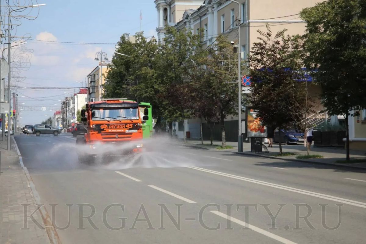 В Кургане активно ведутся работы по летнему содержанию улично-дорожной сети В Кургане активно ведутся работы по летнему содержанию улично-дорожной сети