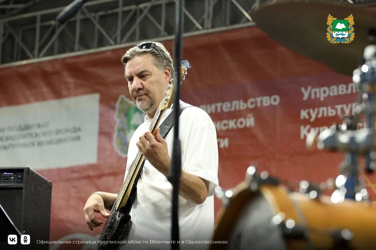 Сегодня, 10 июля, на Троицкой площади Кургана для жителей и гостей города прошел «Вечер джаза» в рамках масштабного фестиваля «От Востока до Запада», инициированного губернатором Вадимом Шумковым Сегодня, 10 июля, на Троицкой площади Кургана для жителей и гостей города прошел «Вечер джаза» в рамках масштабного фестиваля «От Востока до Запада», инициированного губернатором Вадимом Шумковым