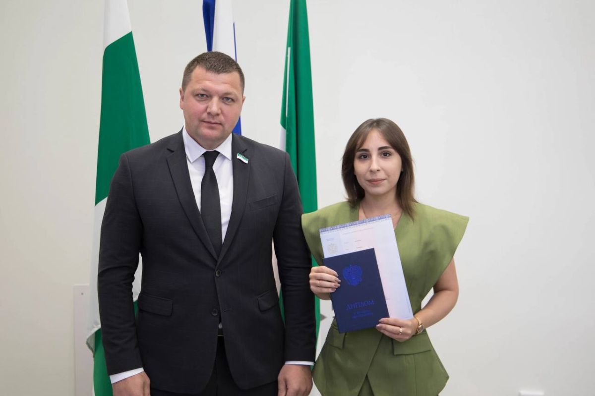 Антон Науменко: Сегодня вручили дипломы выпускникам Курганского филиала РАНХиГС очной и очно-заочной формы обучения направления подготовки «Юриспруденция» и «Государственное и муниципальное управление» Антон Науменко: Сегодня вручили дипломы выпускникам Курганского филиала РАНХиГС очной и очно-заочной формы обучения направления подготовки «Юриспруденция» и «Государственное и муниципальное управление»