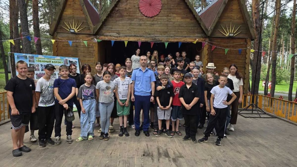Прокурор Половинского района посетил детский оздоровительный лагерь МОУ «Зеленый борок» Прокурор Половинского района посетил детский оздоровительный лагерь МОУ «Зеленый борок»