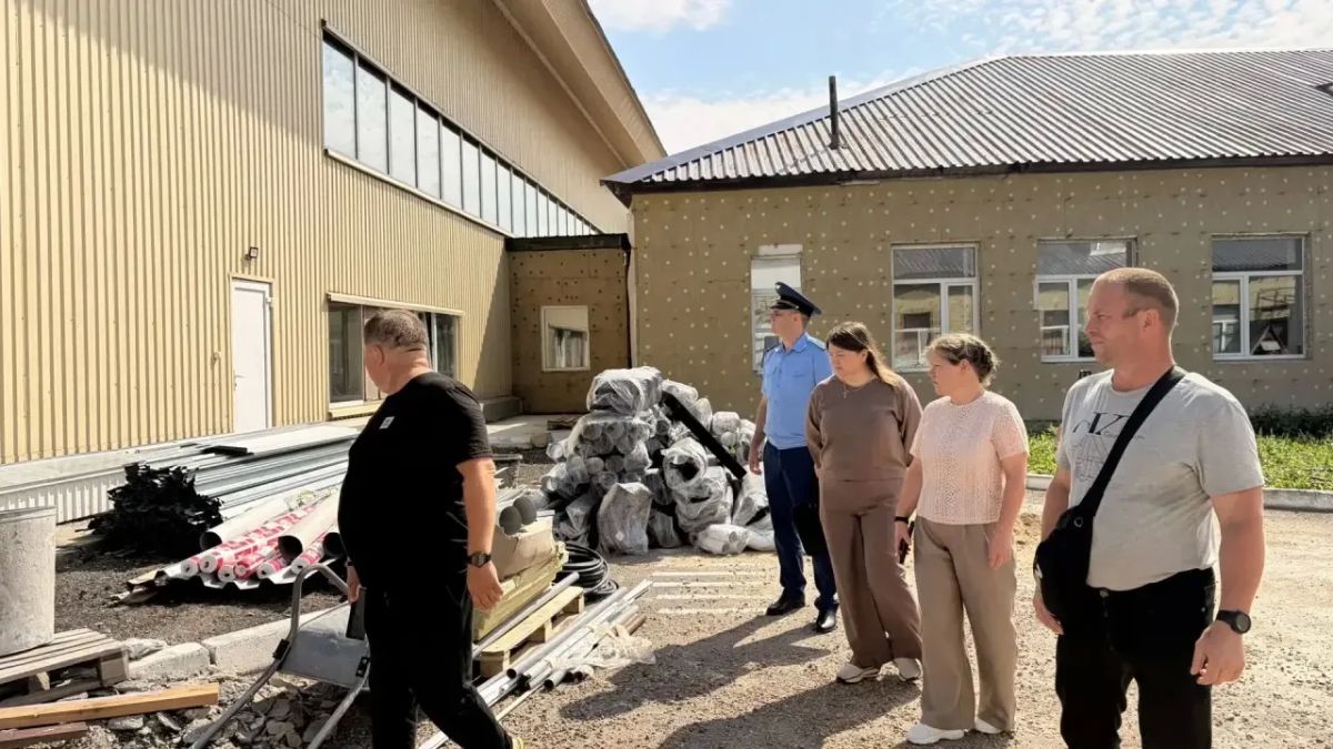 Прокурор Далматовского района выехал в с. Песчано-Коледино, где проверил ход капитального ремонта школы и провел прием сельских жителей Прокурор Далматовского района выехал в с. Песчано-Коледино, где проверил ход капитального ремонта школы и провел прием сельских жителей