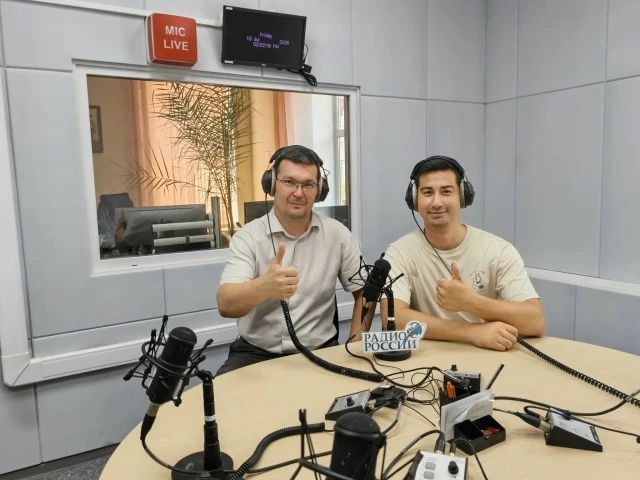 С какими результатами завершился учебный год для школьников Курганской области, как справились с государственной итоговой аттестацией выпускники и куда планируют поступать? Об этом в прямом эфире «Радио России – Курган»...