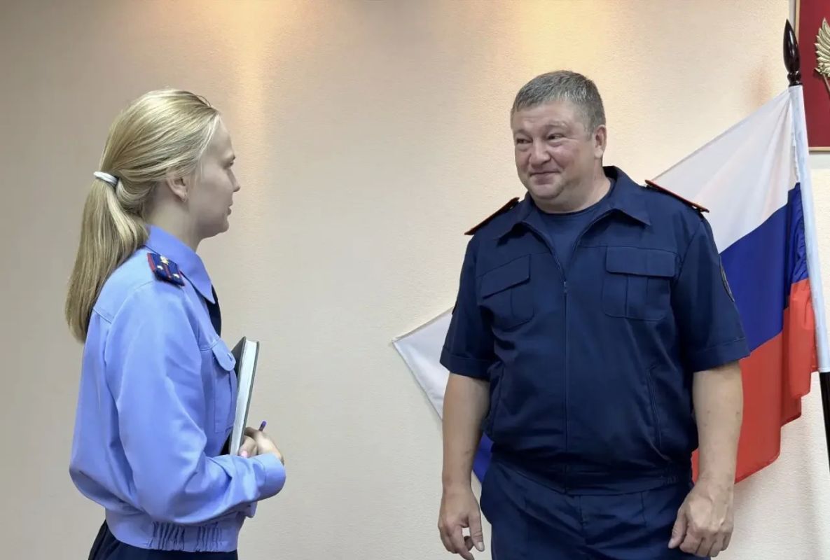 В следственном управлении СК России по Курганской области прошла встреча молодых следователей с представителем Курганской региональной общественной организации «Союз ветеранов следственных органов» В.В. Замираловым В следственном управлении СК России по Курганской области прошла встреча молодых следователей с представителем Курганской региональной общественной организации «Союз ветеранов следственных органов» В.В. Замираловым