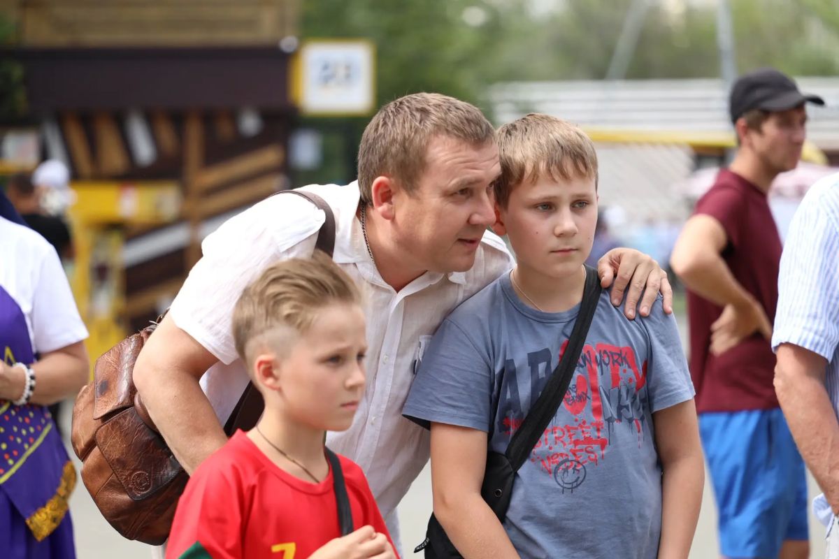 Сегодня, 17 июля, в Центральном парке культуры и отдыха города Кургана прошел областной фестиваль семейного творчества «Семья — малая Родина», инициированный сенатором Российской Федерации от Курганской области Еленой... Сегодня, 17 июля, в Центральном парке культуры и отдыха города Кургана прошел областной фестиваль семейного творчества «Семья — малая Родина», инициированный сенатором Российской Федерации от Курганской области Еленой...