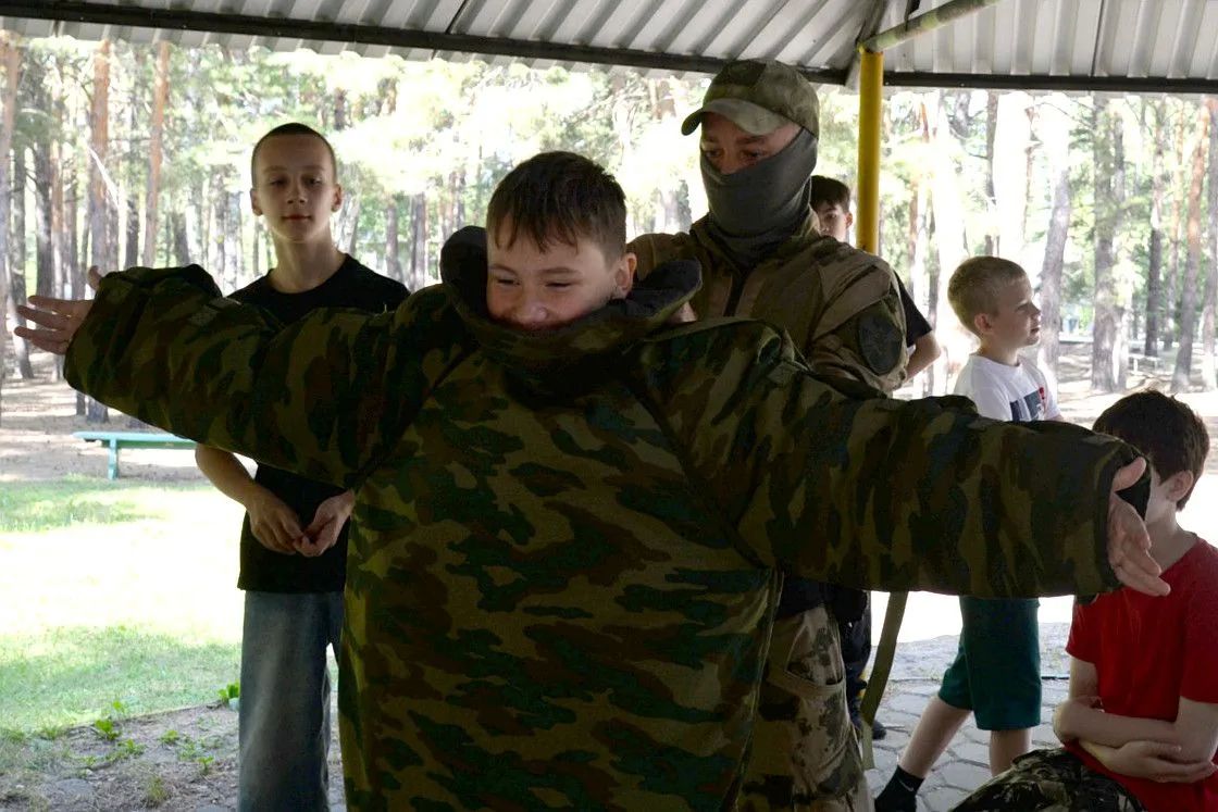 Каникулы с пользой. . В муниципальном загородном лагере имени Н. Островского в рамках Всероссийской акции «Каникулы с Росгвардией» в Курганской области состоялась встреча представителей территориального управления... Каникулы с пользой. . В муниципальном загородном лагере имени Н. Островского в рамках Всероссийской акции «Каникулы с Росгвардией» в Курганской области состоялась встреча представителей территориального управления...