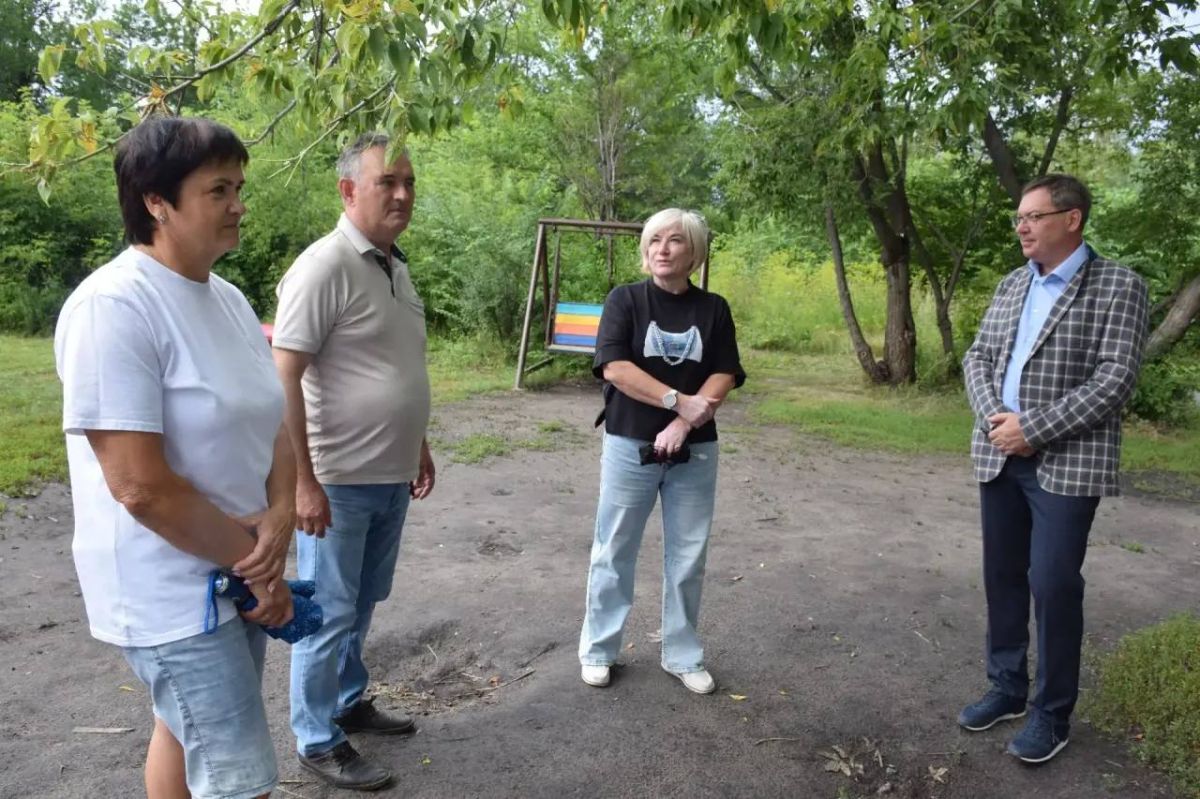На базе отдаленных территориальных общественных самоуправлений «Оазис», «Поселок Радужный» и «Утяк Южный» прошло выездное заседание комиссии по вопросам жилищно-коммунального хозяйства и благоустройства Общественной палаты... На базе отдаленных территориальных общественных самоуправлений «Оазис», «Поселок Радужный» и «Утяк Южный» прошло выездное заседание комиссии по вопросам жилищно-коммунального хозяйства и благоустройства Общественной палаты...