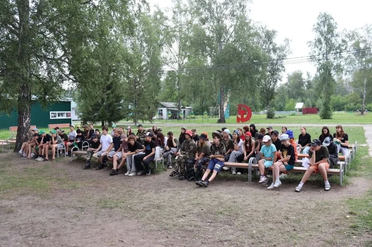 Спецпроект «Назад в будущее» вдохновляет подростков Курганской области строить карьеру на родине Спецпроект «Назад в будущее» вдохновляет подростков Курганской области строить карьеру на родине
