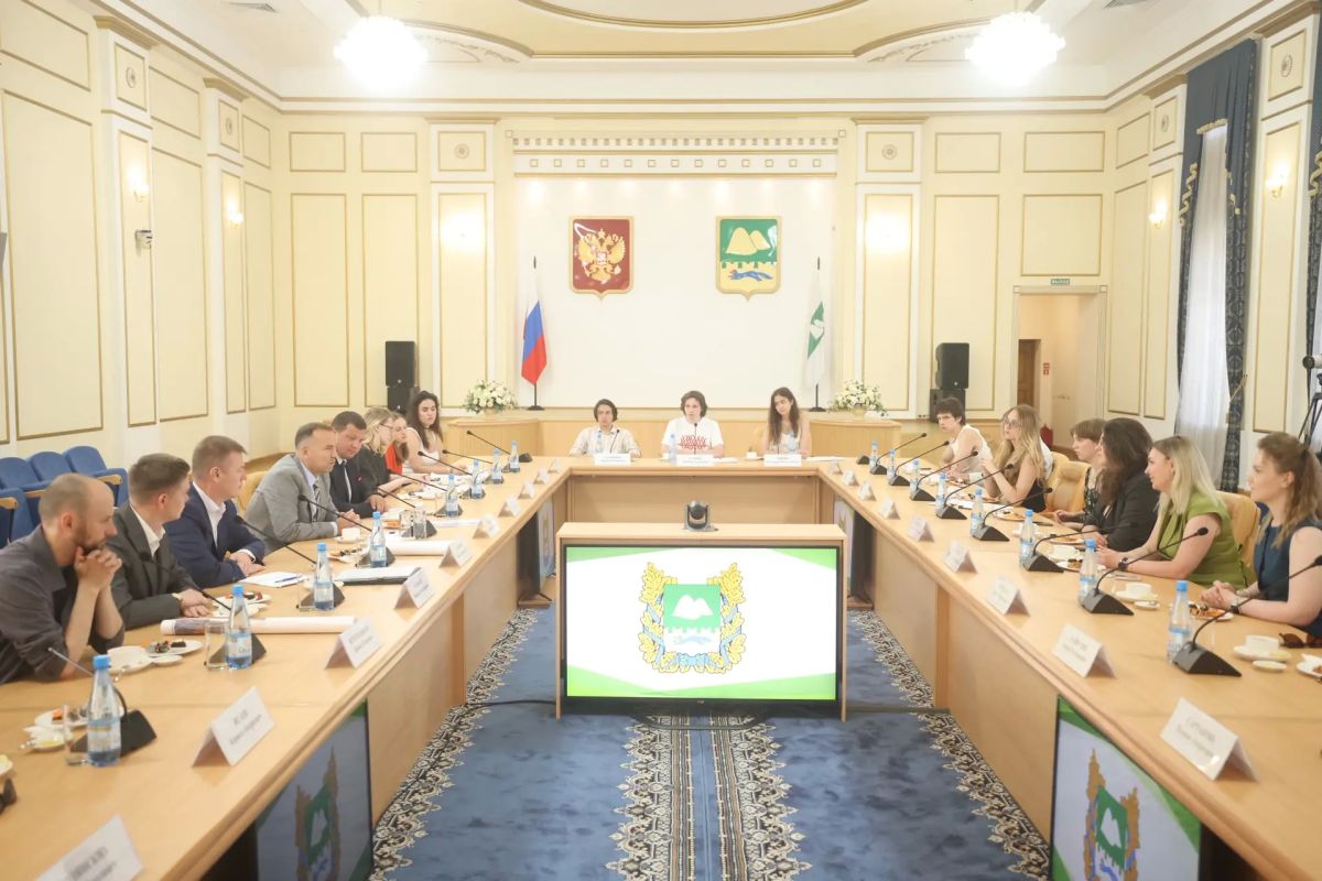 В Курганской области стартовал очный этап Всероссийского урбанистического хакатона «Города» В Курганской области стартовал очный этап Всероссийского урбанистического хакатона «Города»
