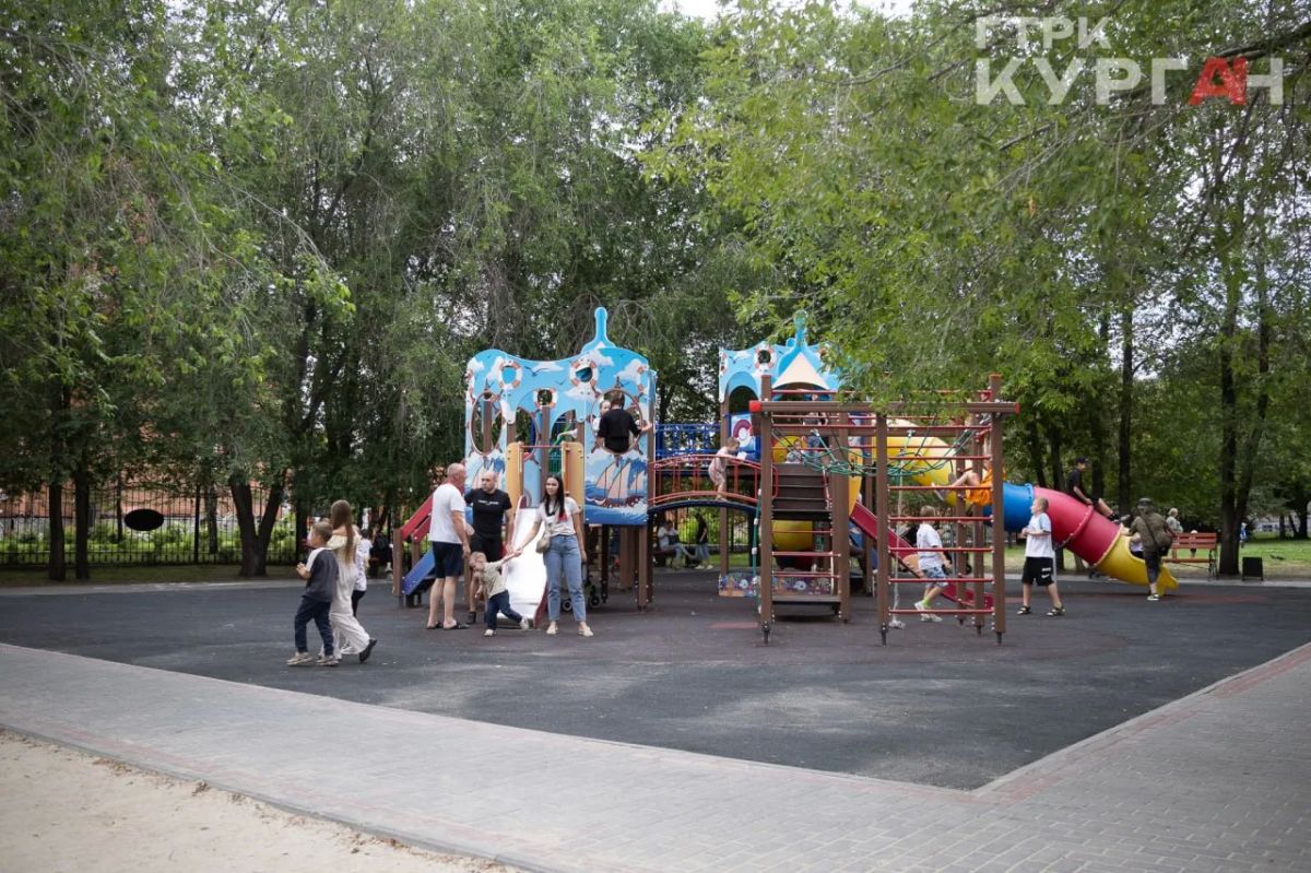 Летнее настроение в центре: фотопрогулка по Кургану Летнее настроение в центре: фотопрогулка по Кургану