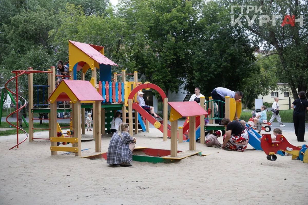 Летнее настроение в центре: фотопрогулка по Кургану Летнее настроение в центре: фотопрогулка по Кургану