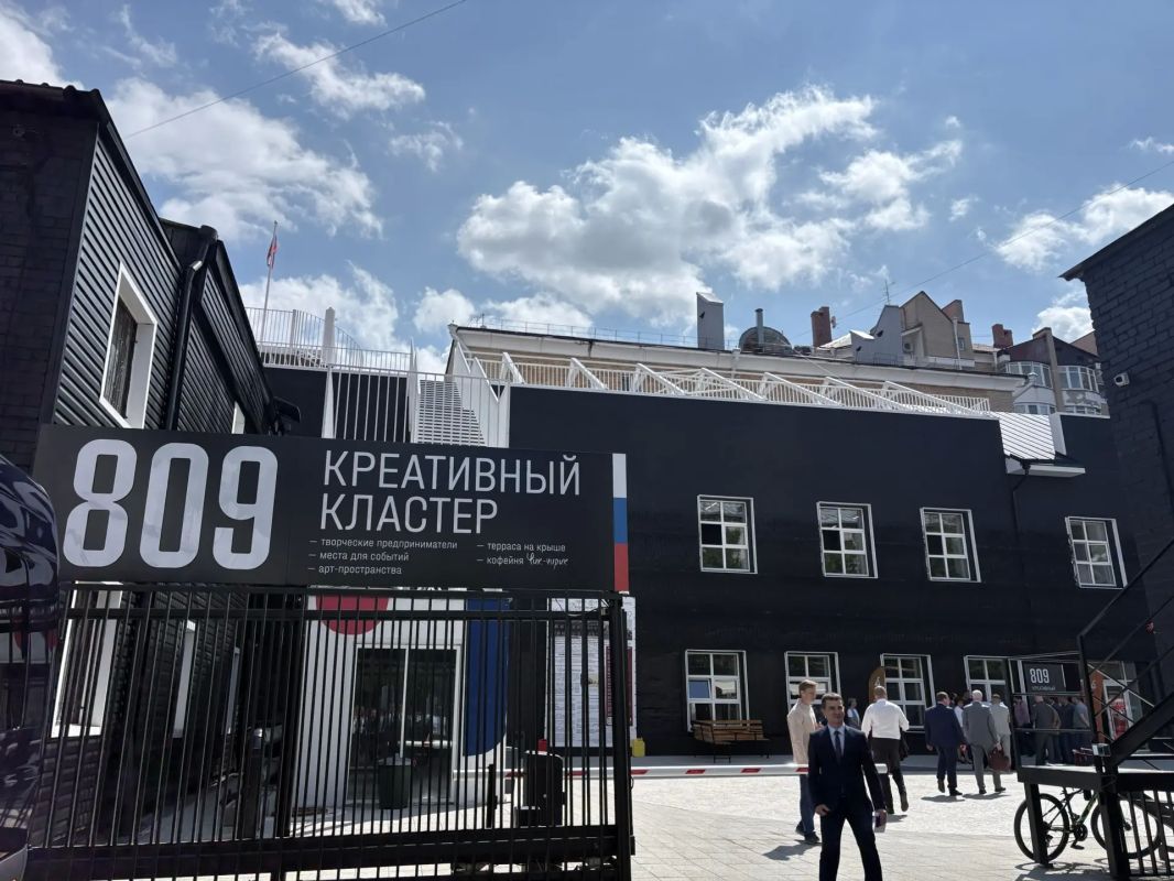 Антон Науменко: В рамках деловой программы праздника приняли участие в выездном заседании ассоциации «Города Урала», где вместе с коллегами - главами городов Уральского федерального округа и центральной России обсудили... Антон Науменко: В рамках деловой программы праздника приняли участие в выездном заседании ассоциации «Города Урала», где вместе с коллегами - главами городов Уральского федерального округа и центральной России обсудили...