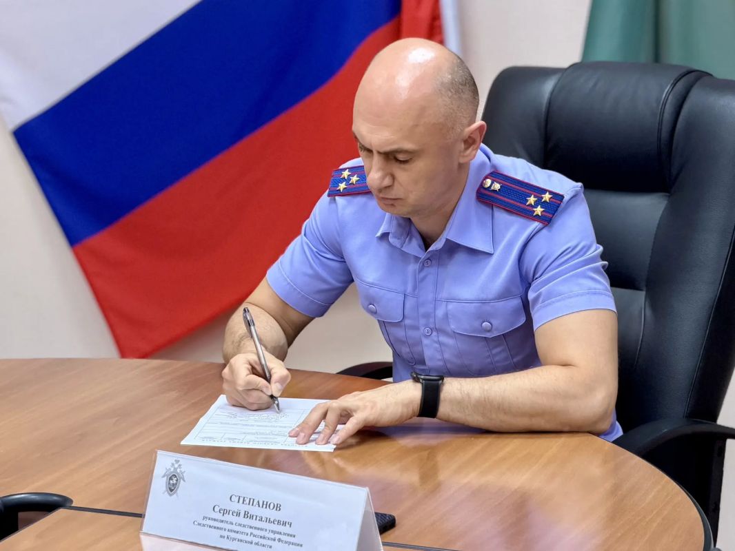 Руководитель следственного управления провел личный прием граждан в Кургане и в Варгашах Руководитель следственного управления провел личный прием граждан в Кургане и в Варгашах