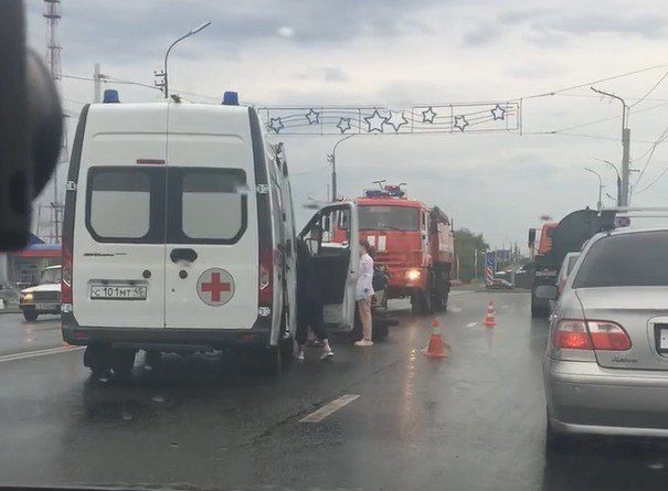 ДТП с мотоциклом у «Гипер Сити» в Кургане: на месте работают скорая и пожарные