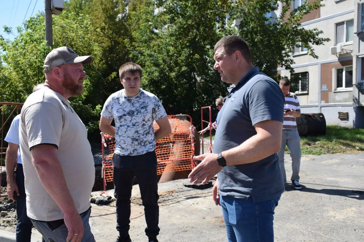 Антон Науменко: Сегодня с коллегами проехали по городу Антон Науменко: Сегодня с коллегами проехали по городу