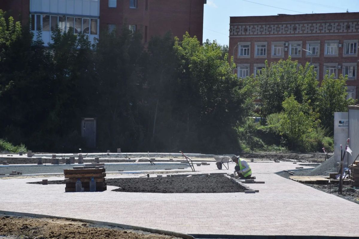 Антон Науменко: Посетили территорию вдоль набережной реки Битевка Антон Науменко: Посетили территорию вдоль набережной реки Битевка
