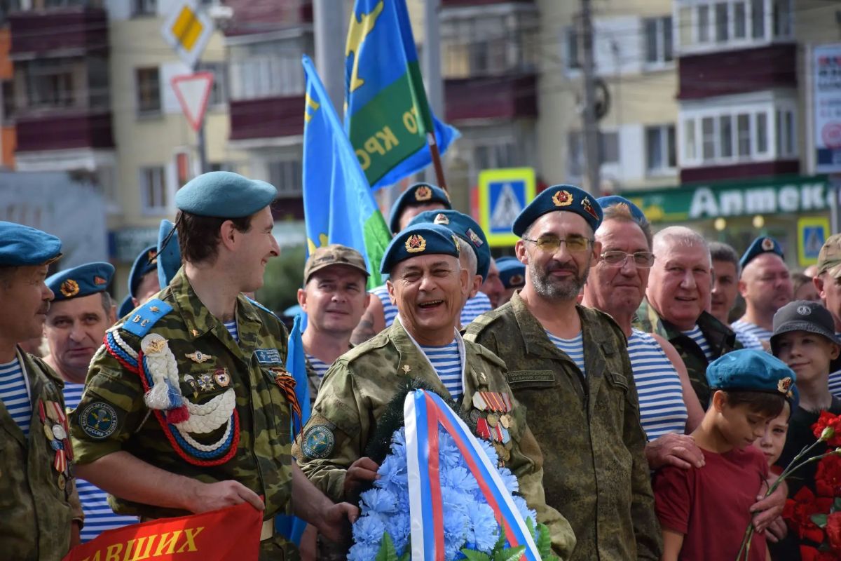 Антон Науменко: Сегодня в нашей стране свой профессиональный праздник отмечают голубые береты Антон Науменко: Сегодня в нашей стране свой профессиональный праздник отмечают голубые береты