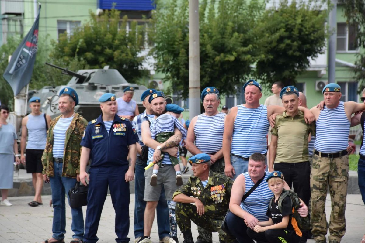 Антон Науменко: Сегодня в нашей стране свой профессиональный праздник отмечают голубые береты Антон Науменко: Сегодня в нашей стране свой профессиональный праздник отмечают голубые береты