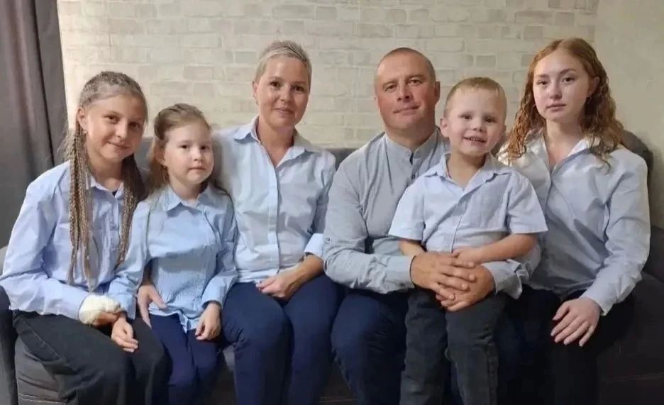 Вадим Шумков: Указом Президента сразу две семьи Курганской области отмечены медалью ордена «Родительская слава» за большой вклад в воспитание детей и сохранение наших традиционных ценностей