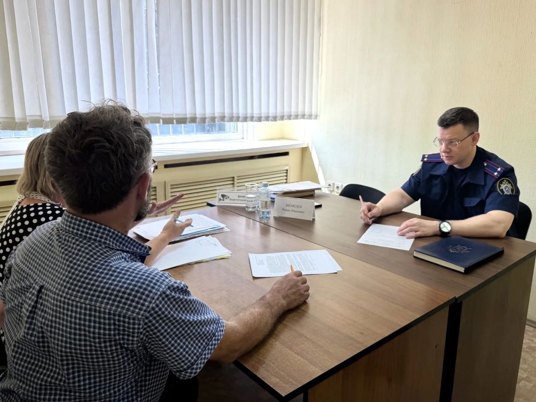 Заместитель руководителя следственного управления провел личный прием граждан в Кургане Заместитель руководителя следственного управления провел личный прием граждан в Кургане