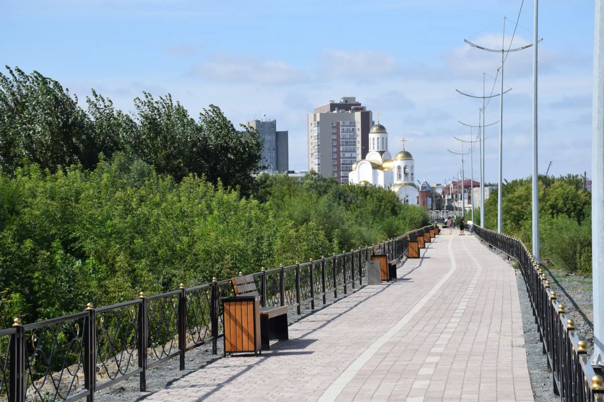 В Кургане продолжается работа по благоустройству набережной реки Тобол В Кургане продолжается работа по благоустройству набережной реки Тобол