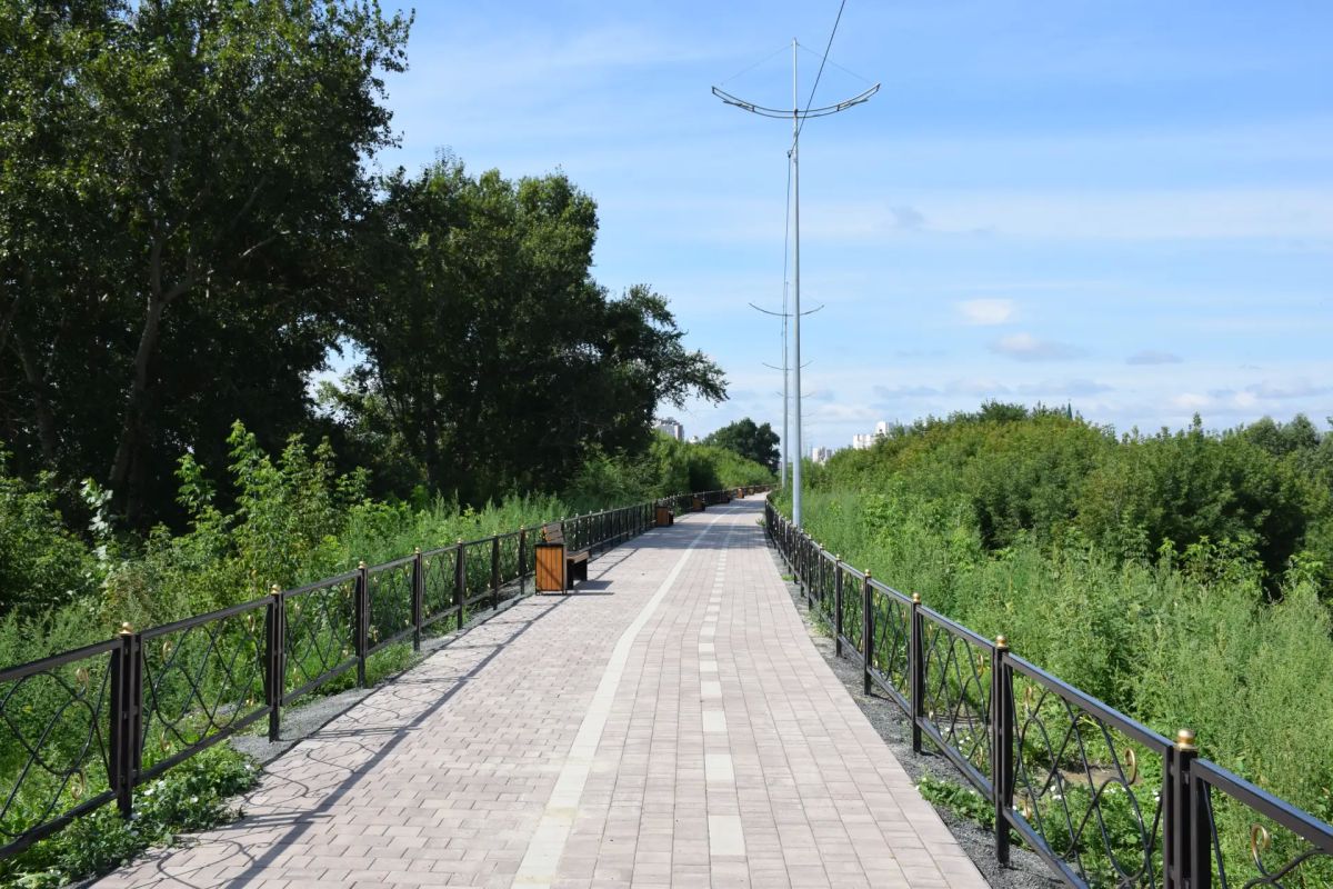 В Кургане продолжается работа по благоустройству набережной реки Тобол В Кургане продолжается работа по благоустройству набережной реки Тобол