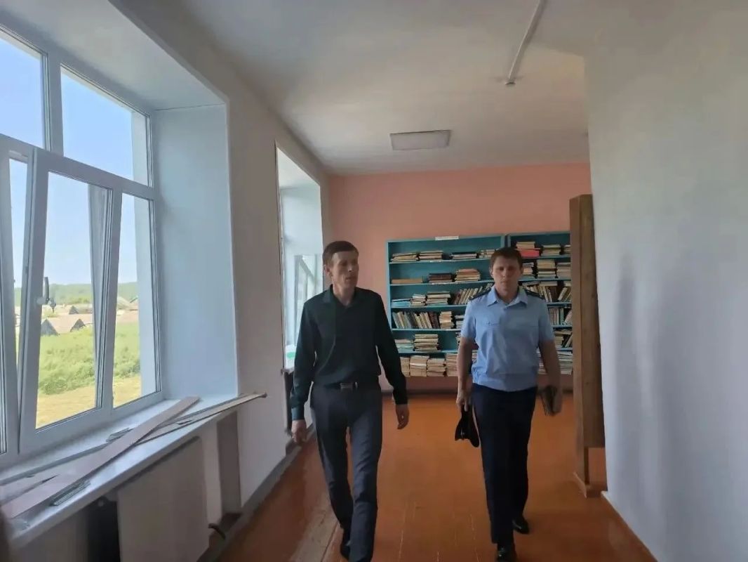 Прокуратура Альменевского района на постоянной основе осуществляет надзор за ходом проведения капитального ремонта объекта образования Прокуратура Альменевского района на постоянной основе осуществляет надзор за ходом проведения капитального ремонта объекта образования