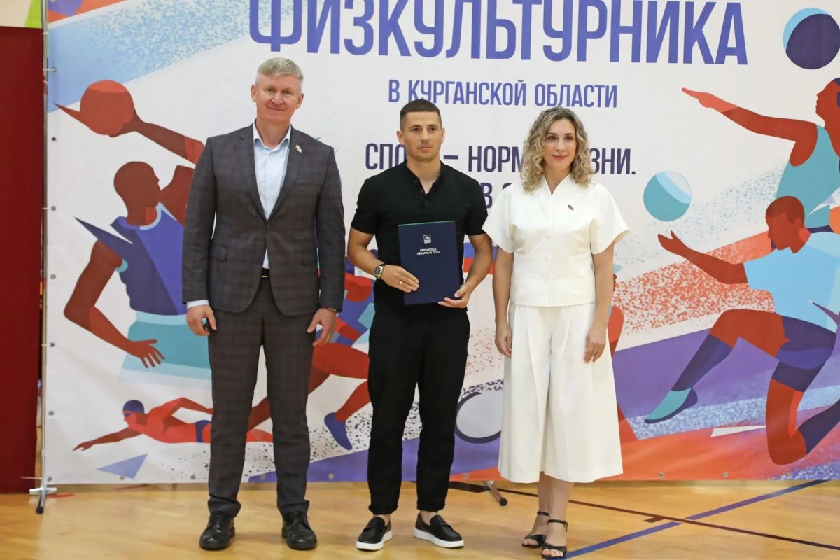 За каждым атлетом стоят те, кто проходит этот путь вместе с ним: тренеры, наставники, родители и, конечно, команда За каждым атлетом стоят те, кто проходит этот путь вместе с ним: тренеры, наставники, родители и, конечно, команда