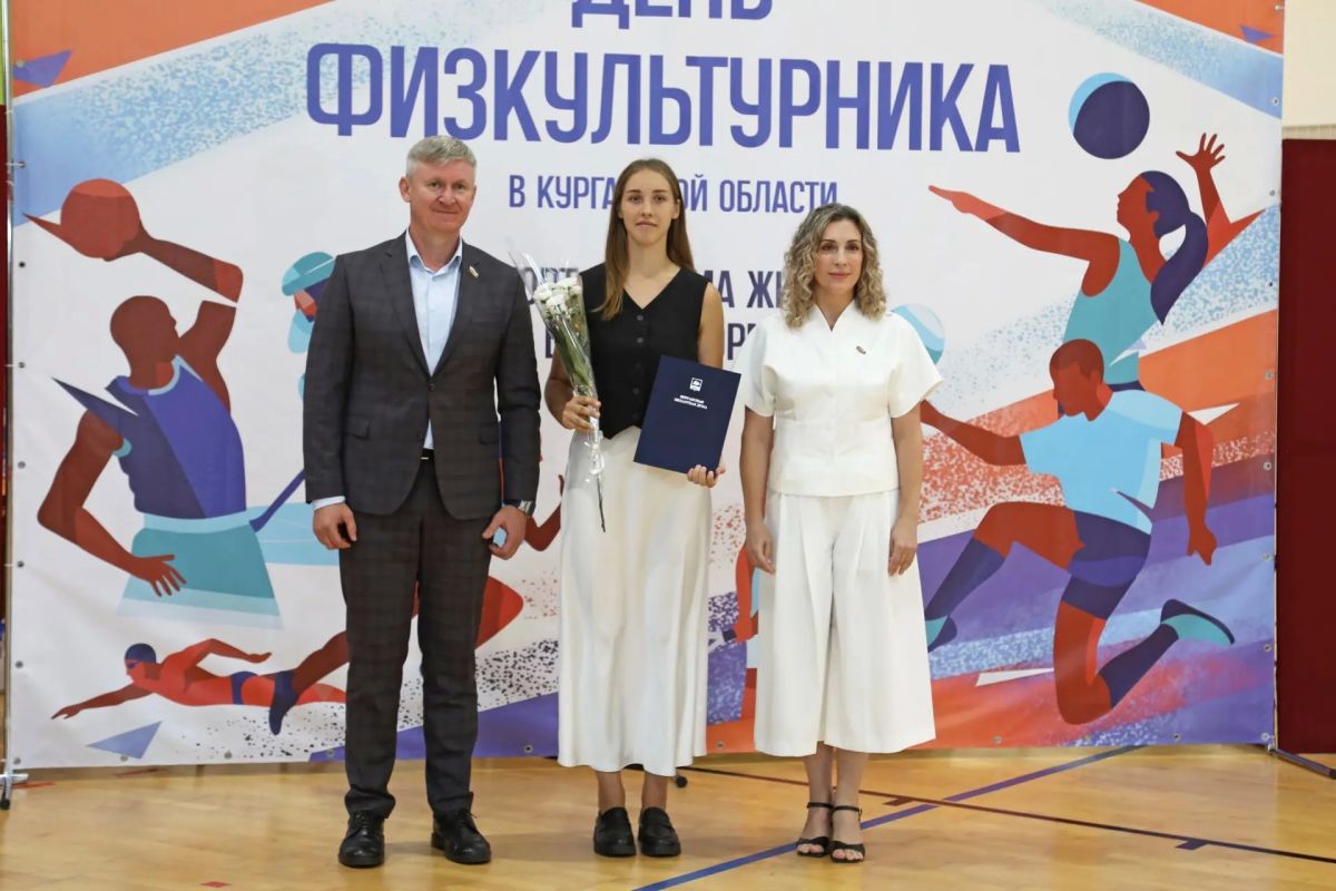 За каждым атлетом стоят те, кто проходит этот путь вместе с ним: тренеры, наставники, родители и, конечно, команда За каждым атлетом стоят те, кто проходит этот путь вместе с ним: тренеры, наставники, родители и, конечно, команда