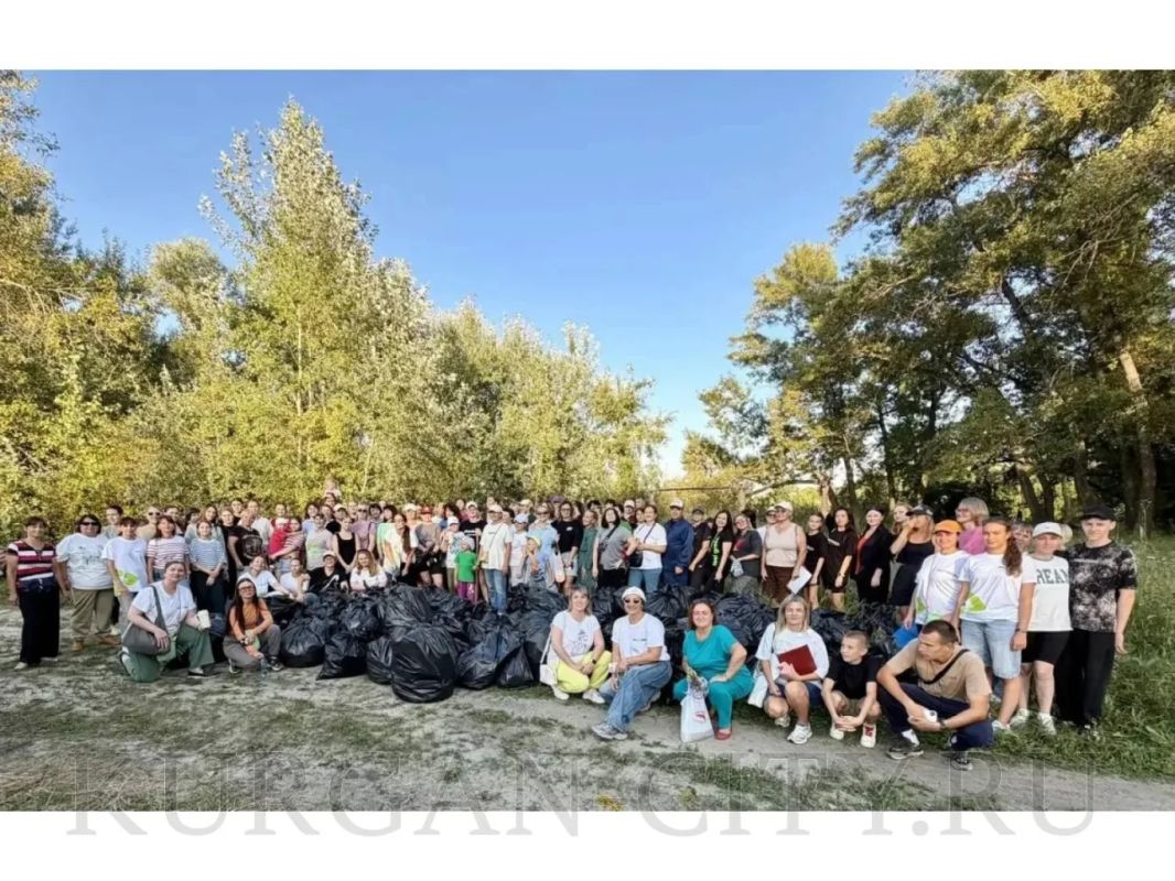 В Кургане прошла экологическая волонтерская акция в рамках проекта «Зеленый навигатор» В Кургане прошла экологическая волонтерская акция в рамках проекта «Зеленый навигатор»