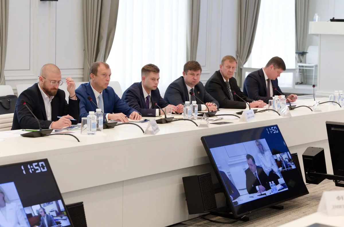 Глава Минстроя России провел совещание по вопросам реконструкции автомобильного пункта пропуска «Хандагайты» Глава Минстроя России провел совещание по вопросам реконструкции автомобильного пункта пропуска «Хандагайты»