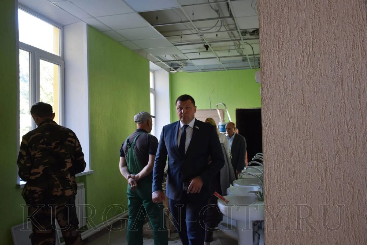 В Кургане продолжается масштабный капитальный ремонт десяти зданий образовательных учреждений В Кургане продолжается масштабный капитальный ремонт десяти зданий образовательных учреждений