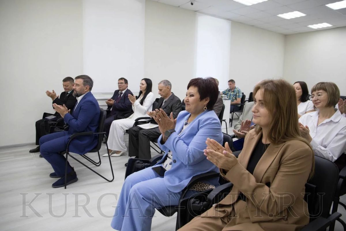 Сегодня Глава города Антон Науменко принял участие в торжественном мероприятии, приуроченном к 25-летию образования Российской телевизионной и радиовещательной сети - организации, которая стала фундаментом цифрового... Сегодня Глава города Антон Науменко принял участие в торжественном мероприятии, приуроченном к 25-летию образования Российской телевизионной и радиовещательной сети - организации, которая стала фундаментом цифрового...