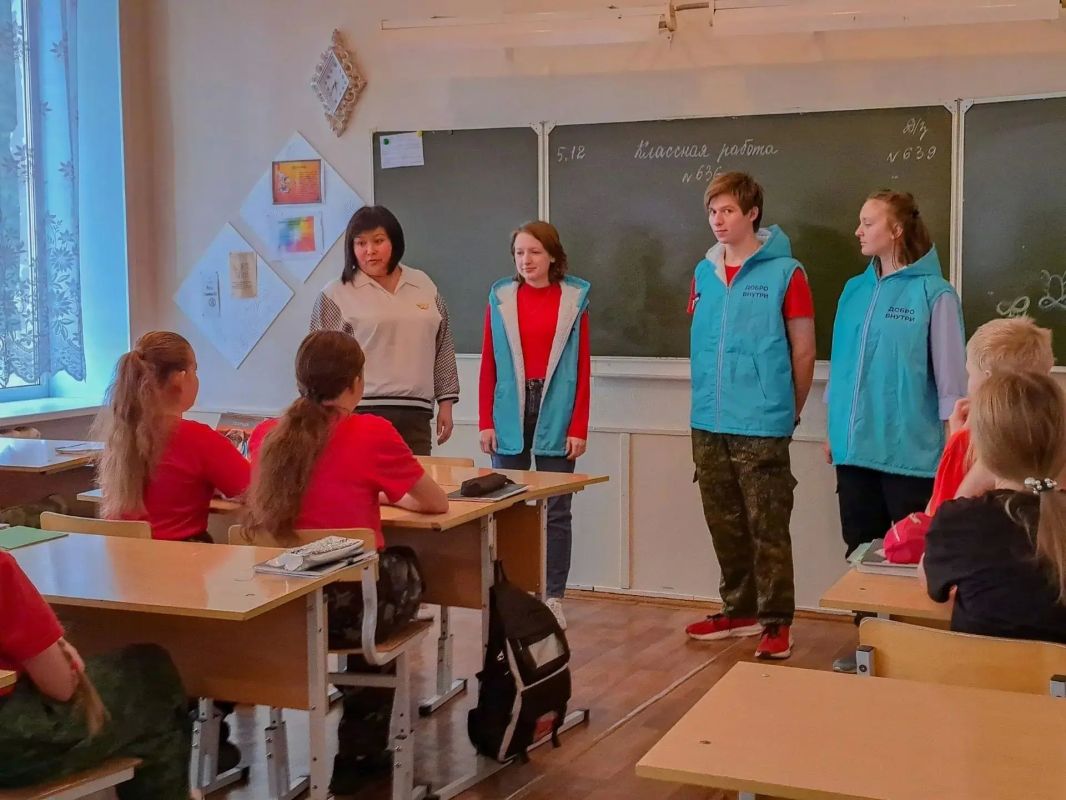 В Курганской области подвели итоги конкурса по программе «Земский учитель», которая реализуется в рамках федерального проекта «Педагоги и наставники» нацпроекта «Молодежь и дети» В Курганской области подвели итоги конкурса по программе «Земский учитель», которая реализуется в рамках федерального проекта «Педагоги и наставники» нацпроекта «Молодежь и дети»