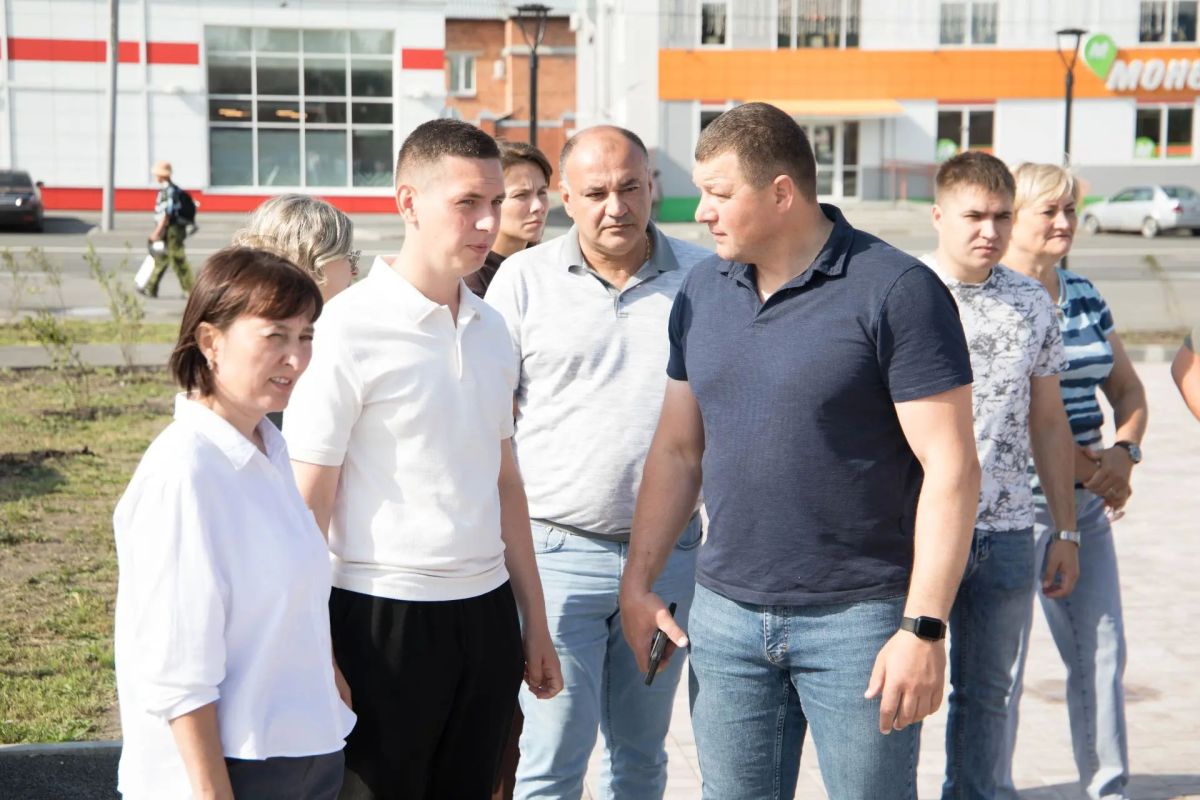 Антон Науменко: Сегодня с коллегами посмотрели, как ведется благоустройство ключевых городских территорий Антон Науменко: Сегодня с коллегами посмотрели, как ведется благоустройство ключевых городских территорий
