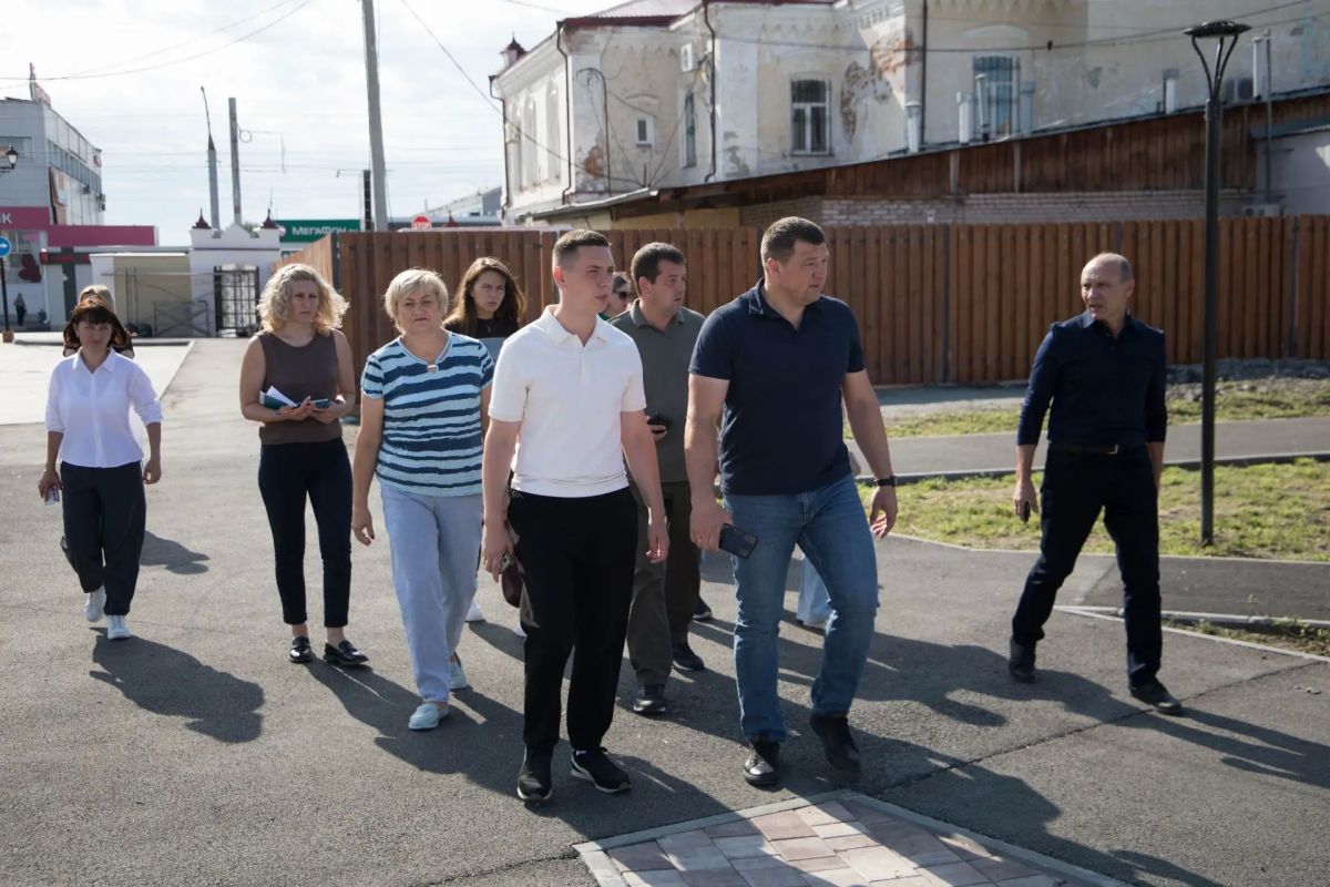 Антон Науменко: Сегодня с коллегами посмотрели, как ведется благоустройство ключевых городских территорий Антон Науменко: Сегодня с коллегами посмотрели, как ведется благоустройство ключевых городских территорий