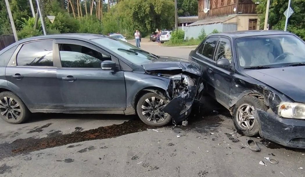 Детское кресло помогло избежать тяжёлых травм: в Шадринске в ДТП пострадала девочка