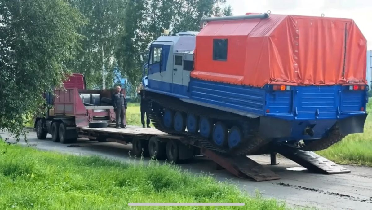 Гусеничный снегоболотоход ТМ-140 «Курганмашзавода» отправили в Якутию