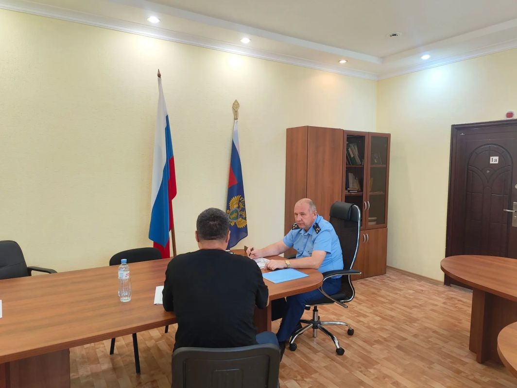 Заместитель прокурора Курганской области Владимир Аникеев посетил с рабочими визитами прокуратуры Макушинского, Куртамышского и Половинского районов Заместитель прокурора Курганской области Владимир Аникеев посетил с рабочими визитами прокуратуры Макушинского, Куртамышского и Половинского районов