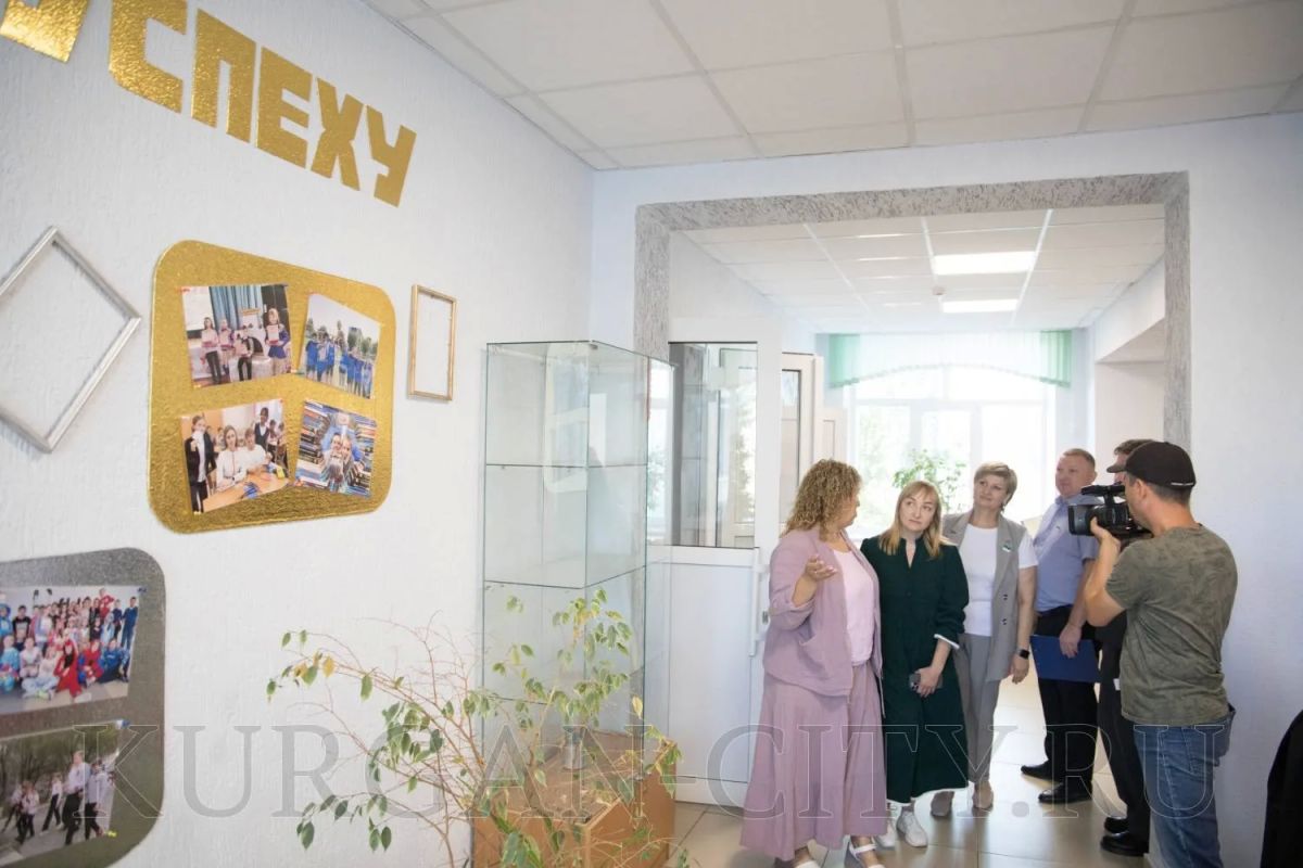Накануне нового учебного года состоялось выездное заседание комиссии по социальным вопросам Общественной палаты города Кургана совместно с депутатами Курганской городской Думы Накануне нового учебного года состоялось выездное заседание комиссии по социальным вопросам Общественной палаты города Кургана совместно с депутатами Курганской городской Думы