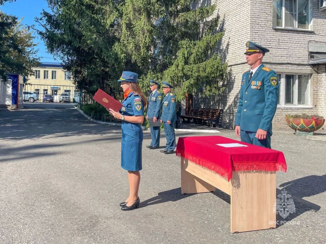 Новоиспеченные сотрудники зауральского чрезвычайного ведомства приняли присягу Новоиспеченные сотрудники зауральского чрезвычайного ведомства приняли присягу