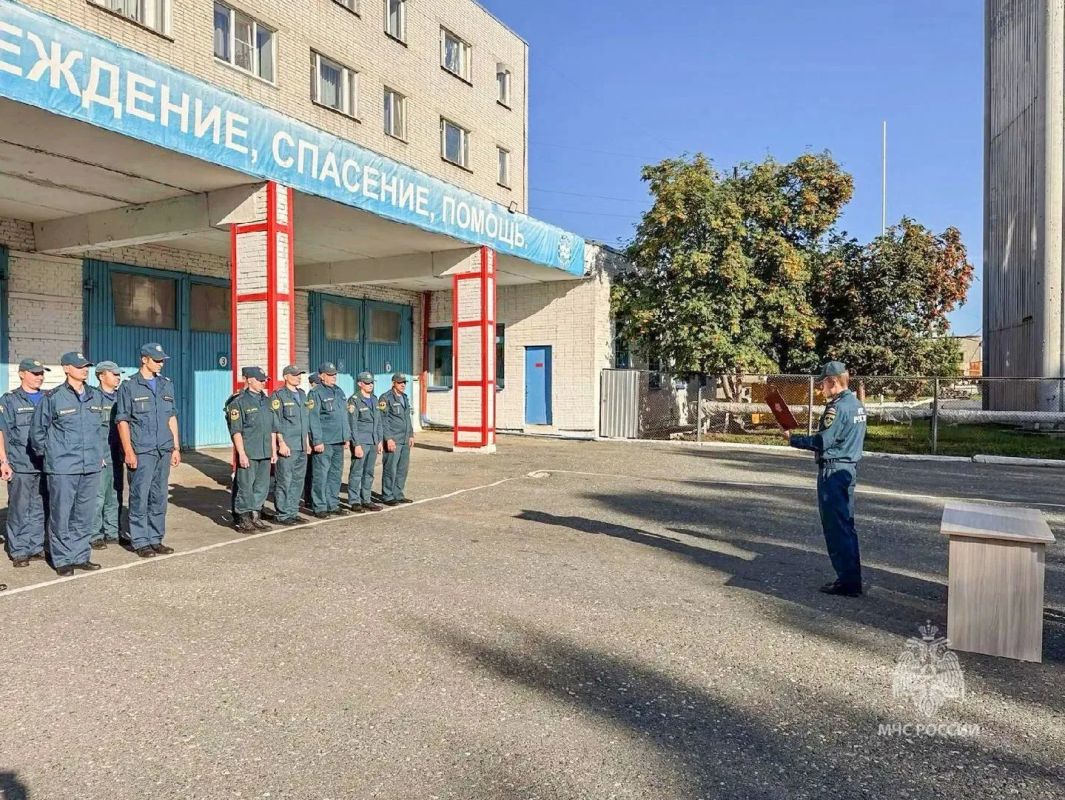 Новоиспеченные сотрудники зауральского чрезвычайного ведомства приняли присягу Новоиспеченные сотрудники зауральского чрезвычайного ведомства приняли присягу