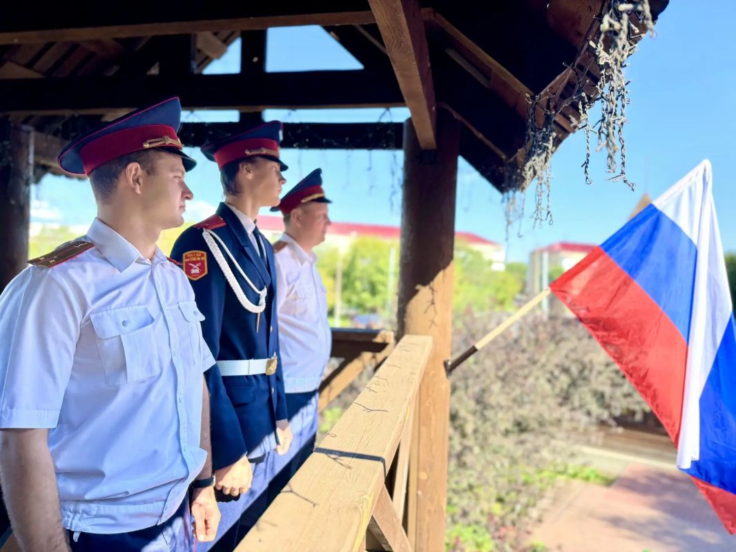 В историческом месте областного центра прошло торжественное мероприятие «Связь поколений» В историческом месте областного центра прошло торжественное мероприятие «Связь поколений»