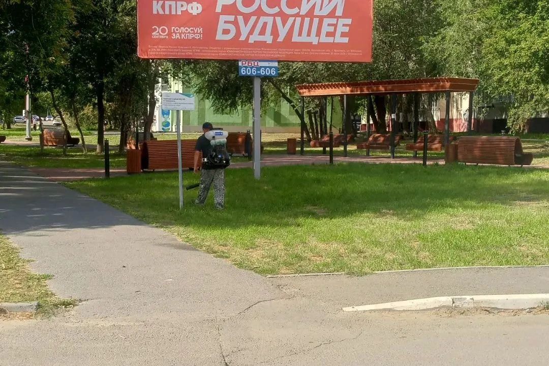 Ежегодная осенняя акарицидная обработка общественных территорий стартовала в Кургане Ежегодная осенняя акарицидная обработка общественных территорий стартовала в Кургане