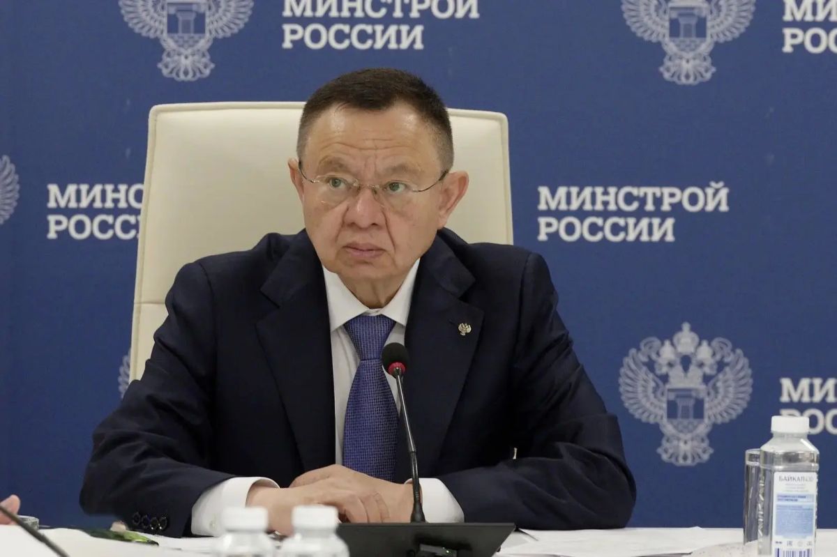 Глава Минстроя России Ирек Файзуллин провел еженедельное совещание с регионами и главными распорядителями бюджетных средств (ГРБС) Глава Минстроя России Ирек Файзуллин провел еженедельное совещание с регионами и главными распорядителями бюджетных средств (ГРБС)