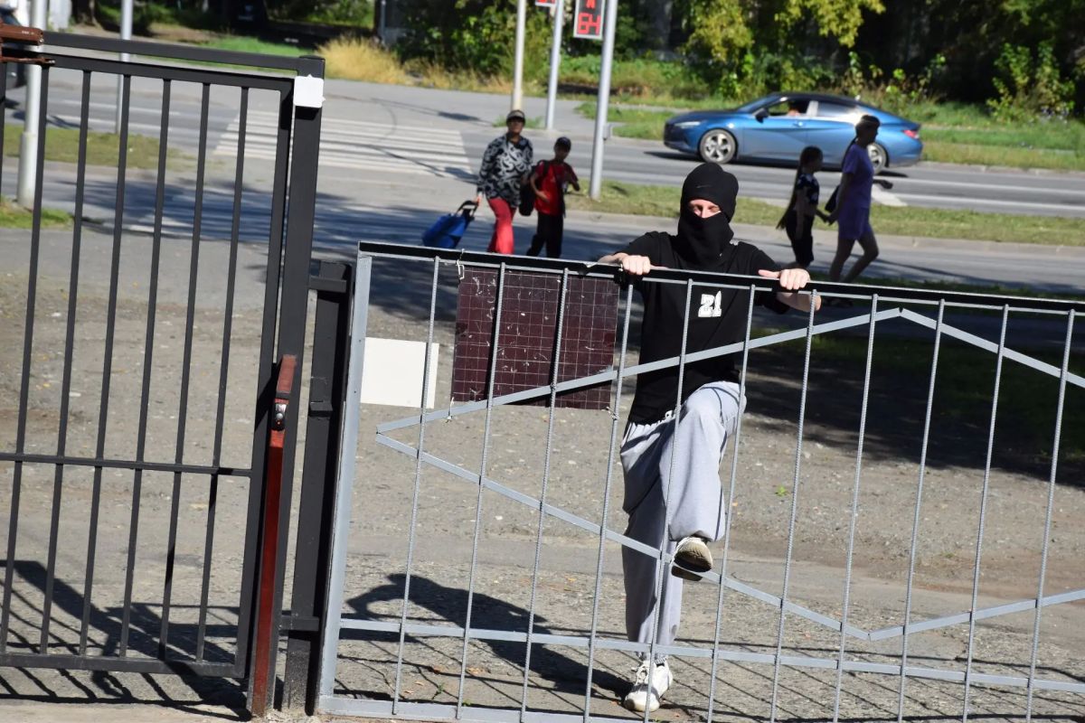 Накануне учебного года в школах города прошли практические тренировки антитеррористической направленности Накануне учебного года в школах города прошли практические тренировки антитеррористической направленности