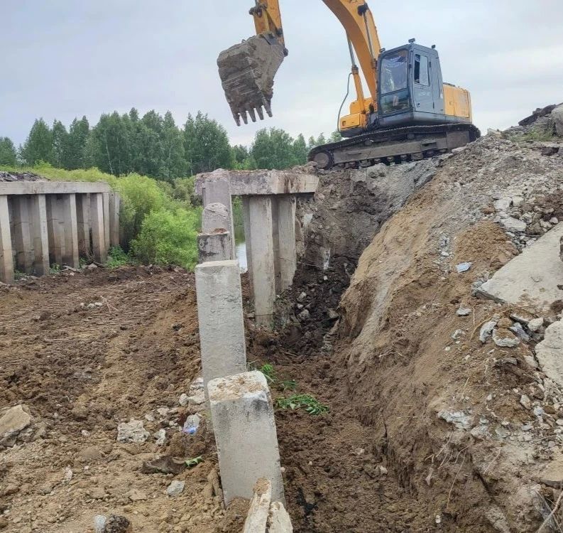 В рамках национального проекта «Инфраструктура для жизни» по поручению губернатора Курганской области Вадима Шумкова и при поддержке партии «Единая Россия» ведется ремонт мостовых сооружений В рамках национального проекта «Инфраструктура для жизни» по поручению губернатора Курганской области Вадима Шумкова и при поддержке партии «Единая Россия» ведется ремонт мостовых сооружений
