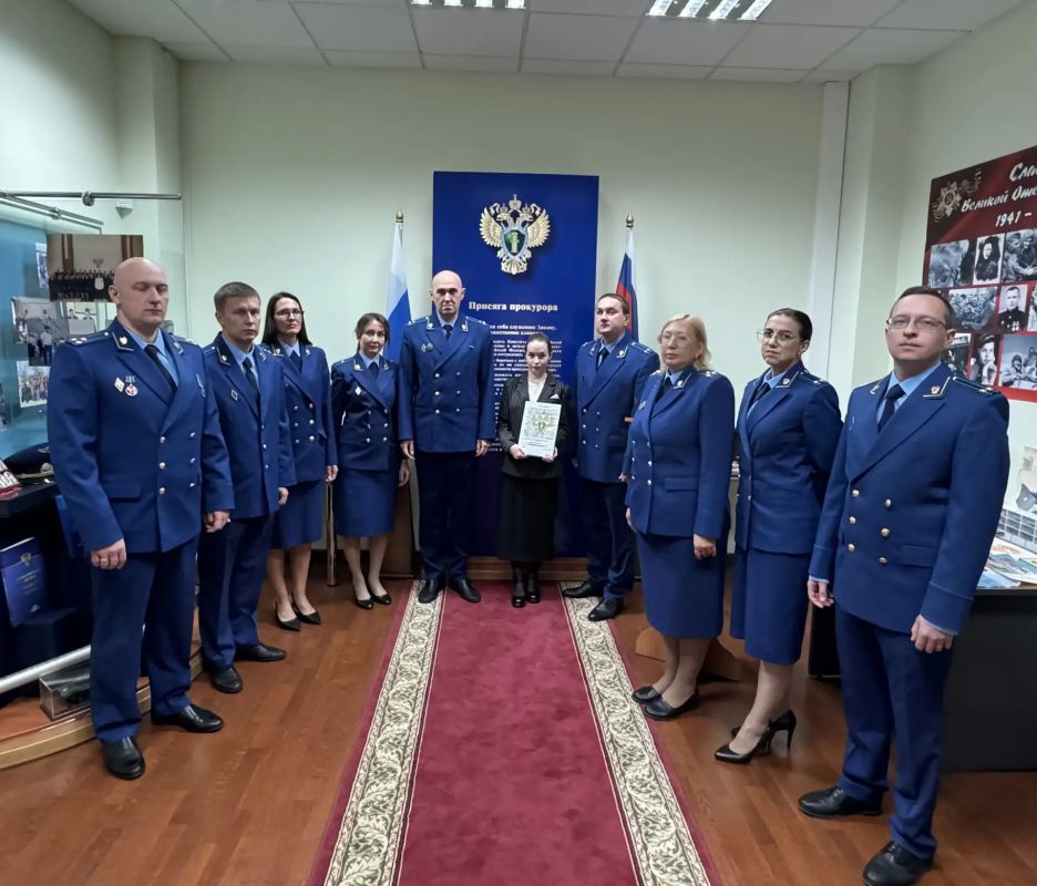 Прокуратура Курганской области продолжает работу по трудоустройству выпускников, окончивших обучение в Институте прокуратуры Уральского государственного юридического университета имени B.Ф. Яковлева по целевым направлениям... Прокуратура Курганской области продолжает работу по трудоустройству выпускников, окончивших обучение в Институте прокуратуры Уральского государственного юридического университета имени B.Ф. Яковлева по целевым направлениям...