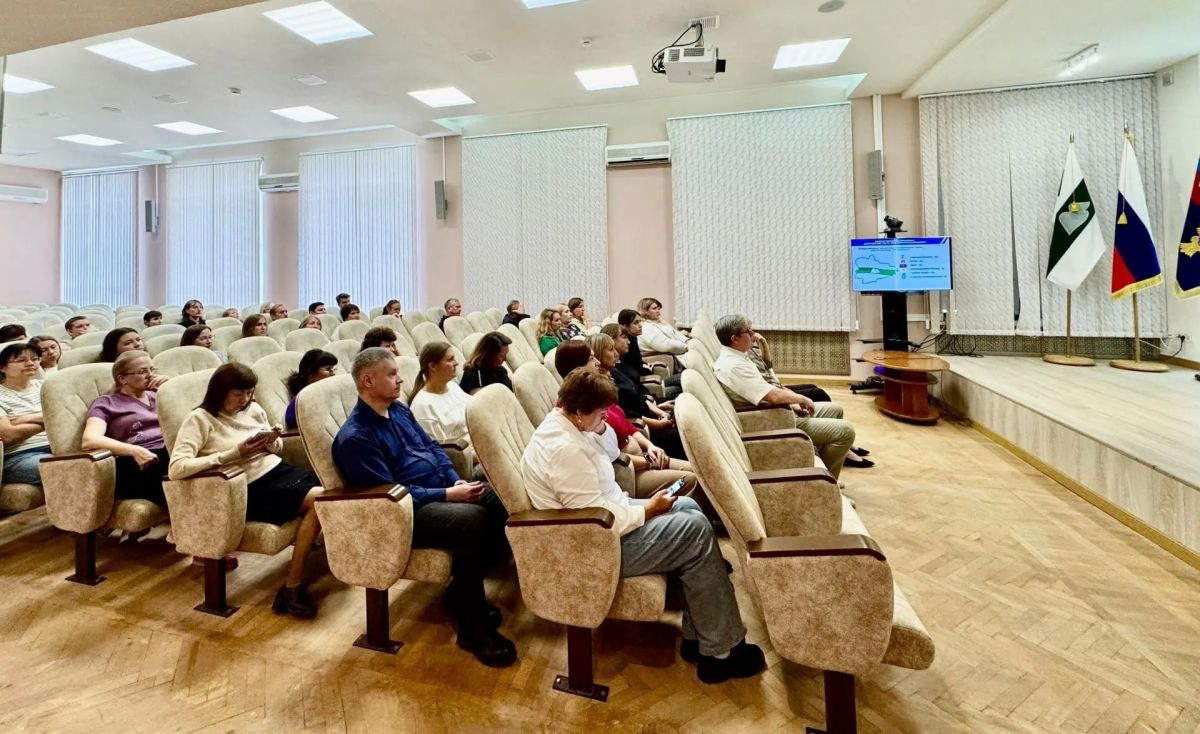 Глава облизбиркома Роман Скиндерев проинформировал коллектив Управления Федерального казначейства по Курганской области об избирательных кампаниях, проводимых в регионе Глава облизбиркома Роман Скиндерев проинформировал коллектив Управления Федерального казначейства по Курганской области об избирательных кампаниях, проводимых в регионе