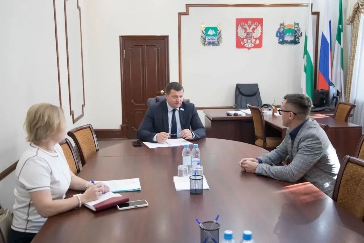 Сегодня глава города Кургана Антон Науменко провёл очередной приём граждан по личным вопросам